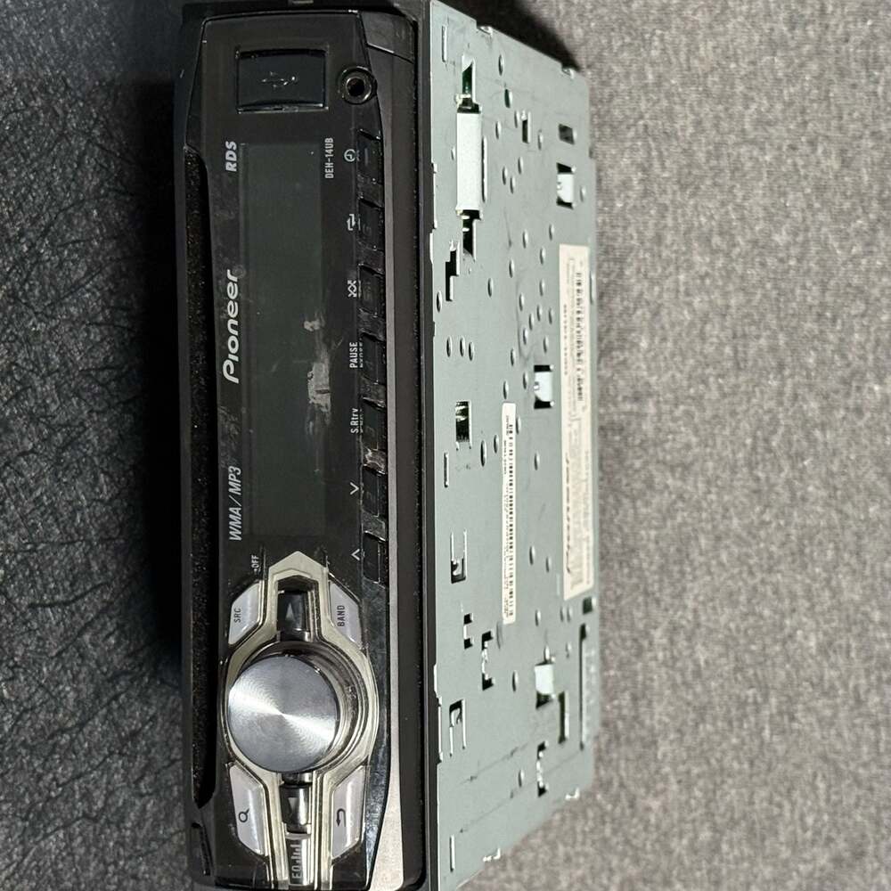 Pioneer deh-14ub cd/usb/mp3 In-Dash Car Stereo Receiver (Untested, No harness)